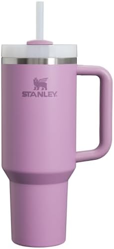 Stanley Quencher H2.0 FlowState vakuumisolierter Becher aus Edelstahl mit Deckel und Trinkhalm, für Wasser, Eistee oder Kaffee, Smoothie und mehr, Flieder, 1,2 l